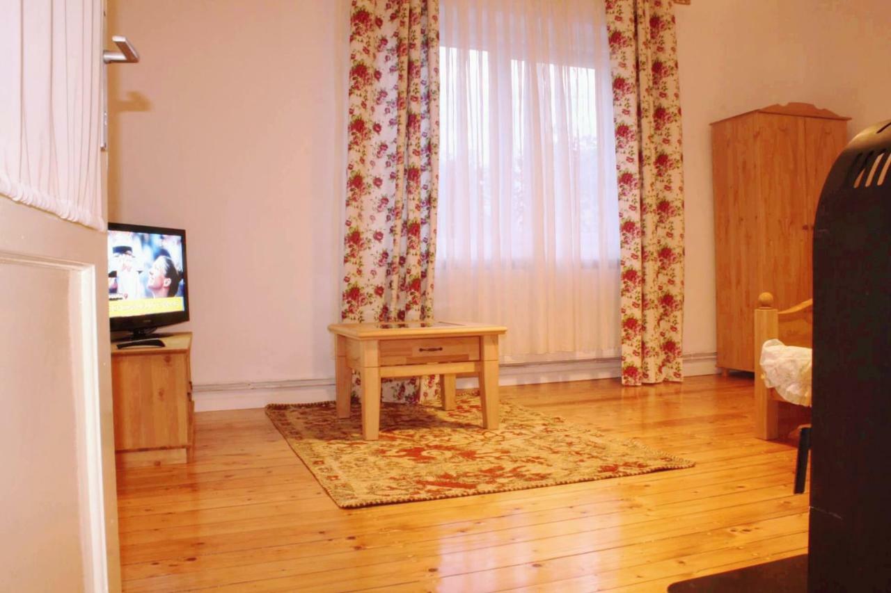 Casa Cu Obloane Albastre Villa Sibiu Exterior foto
