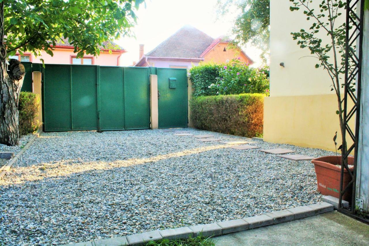 Casa Cu Obloane Albastre Villa Sibiu Exterior foto